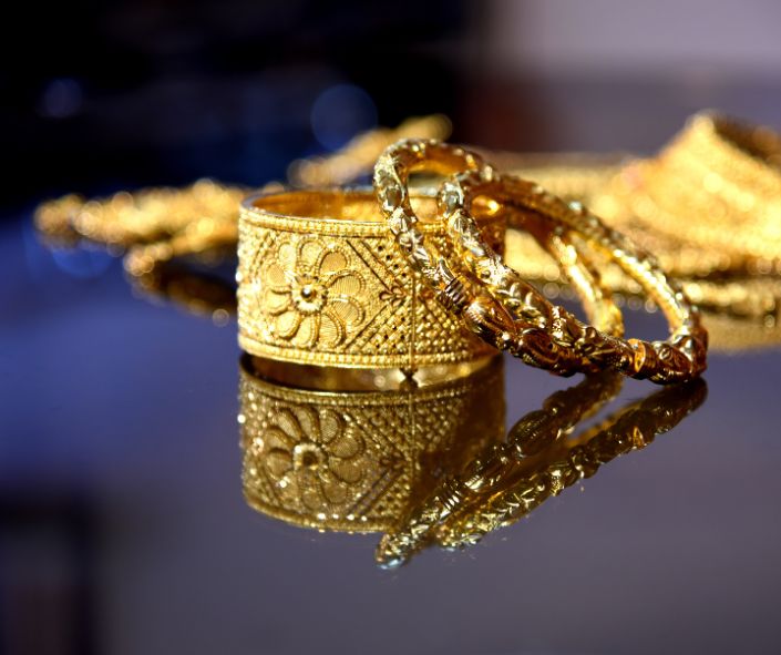 Gold Rate has Reached to 75,000 Per 10 Gms hitting a record high & Why ?