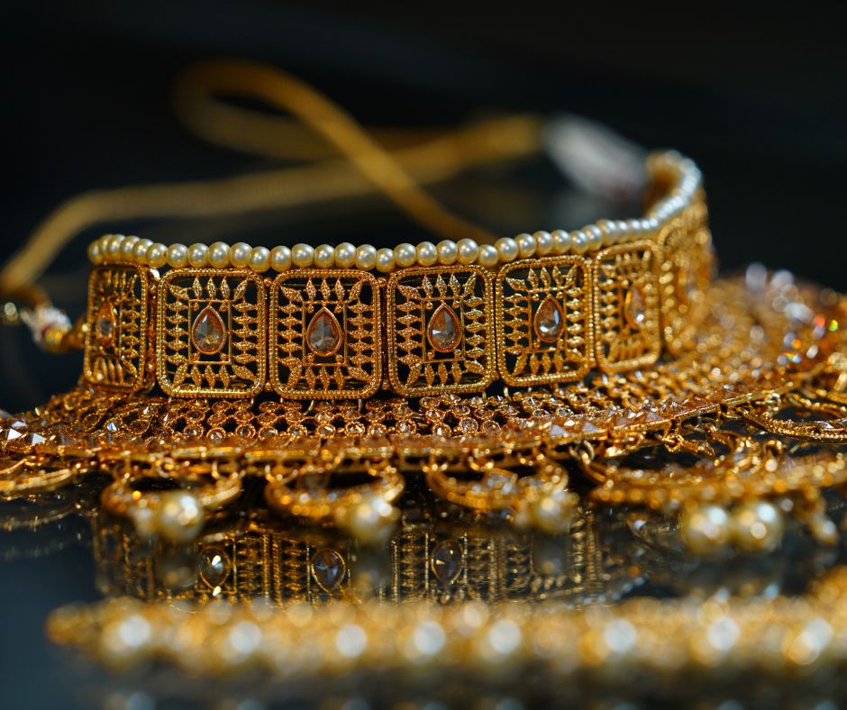 गोल्ड ज्वेलरीचे ई-कॉमर्स मार्केट दिवसेंदिवस वाढत आहे Big Brand Jewellers are tying up with e-commerce website in India